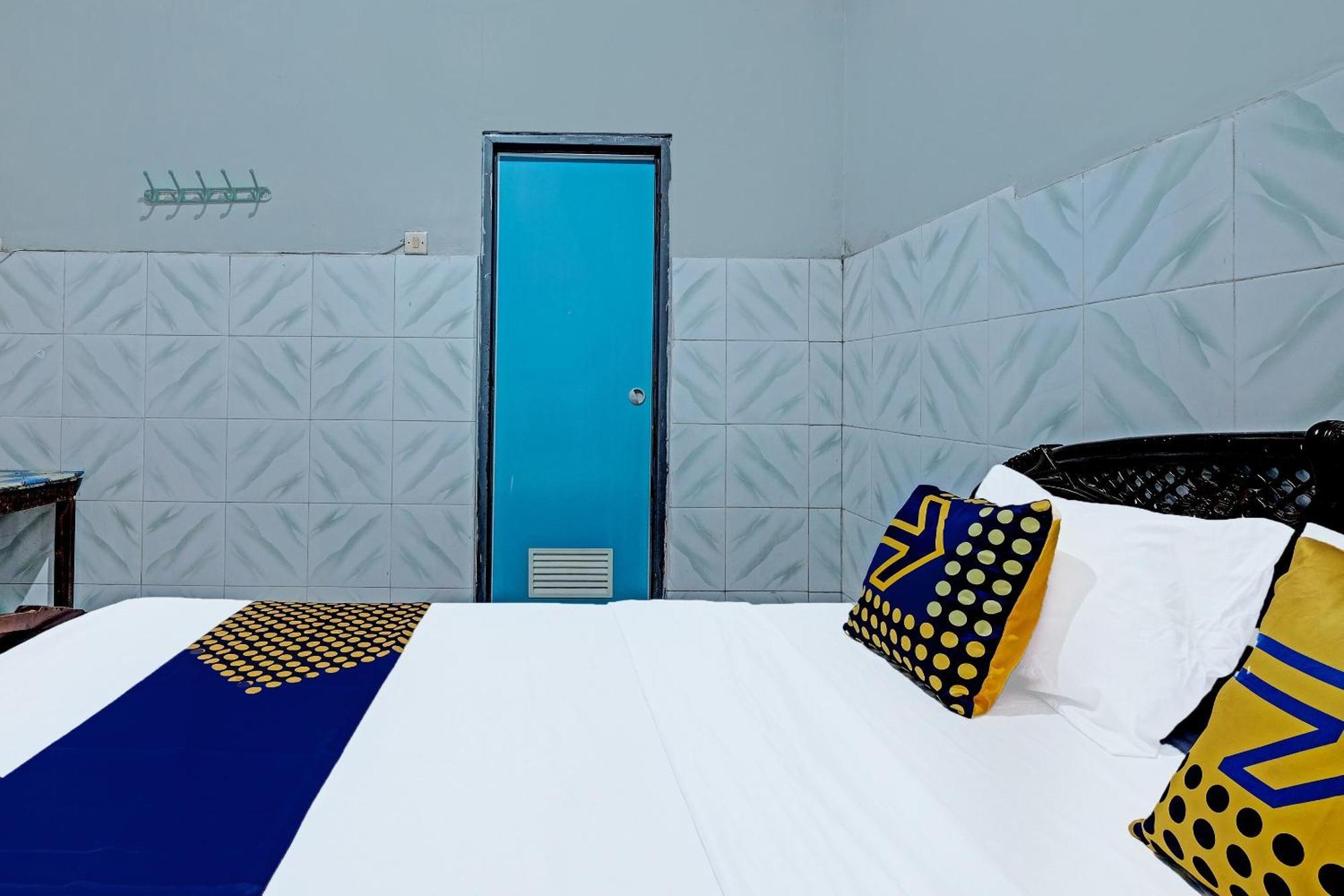 Spot On 91915 Homestay Superman Yogyakarta Exterior foto